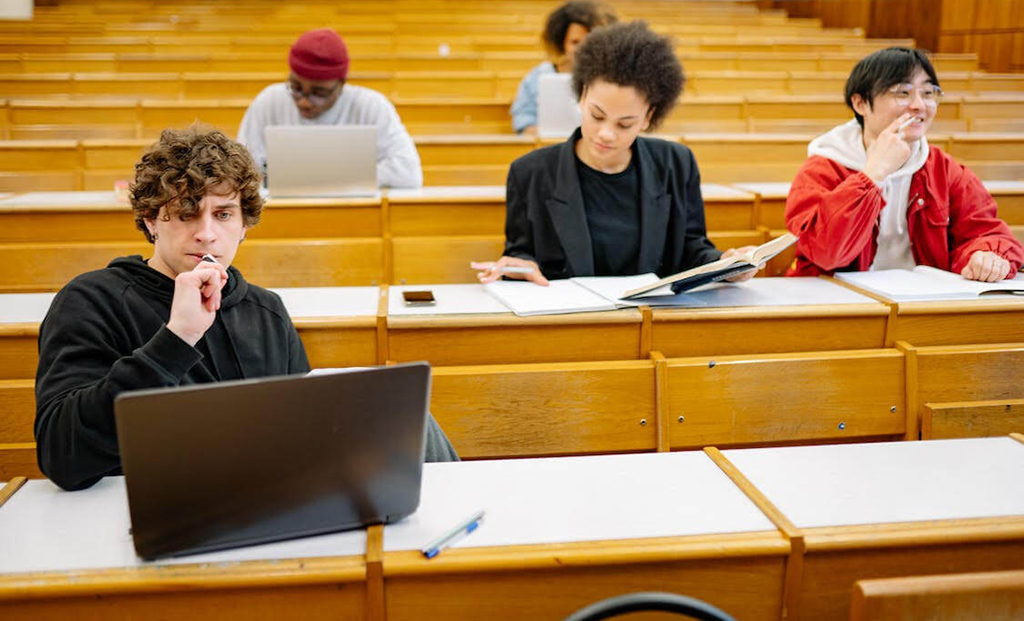 FAMI lança Avisos para formação em português, centros de instalação temporária e integração e participação ativa na sociedade portuguesa