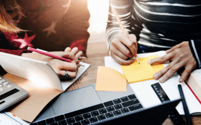 Apoio para cursos de educação e formação de jovens em escolas públicas